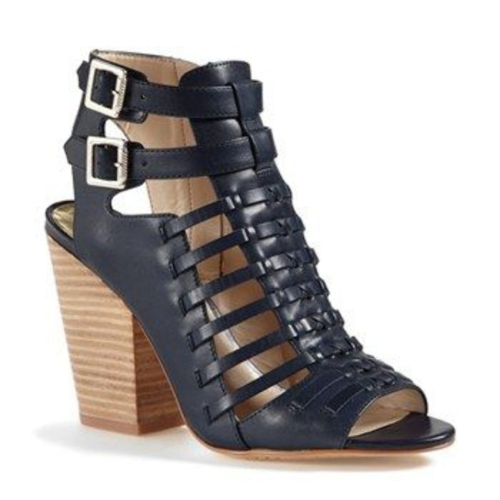 Vince Camuto Medow sandals - size 9